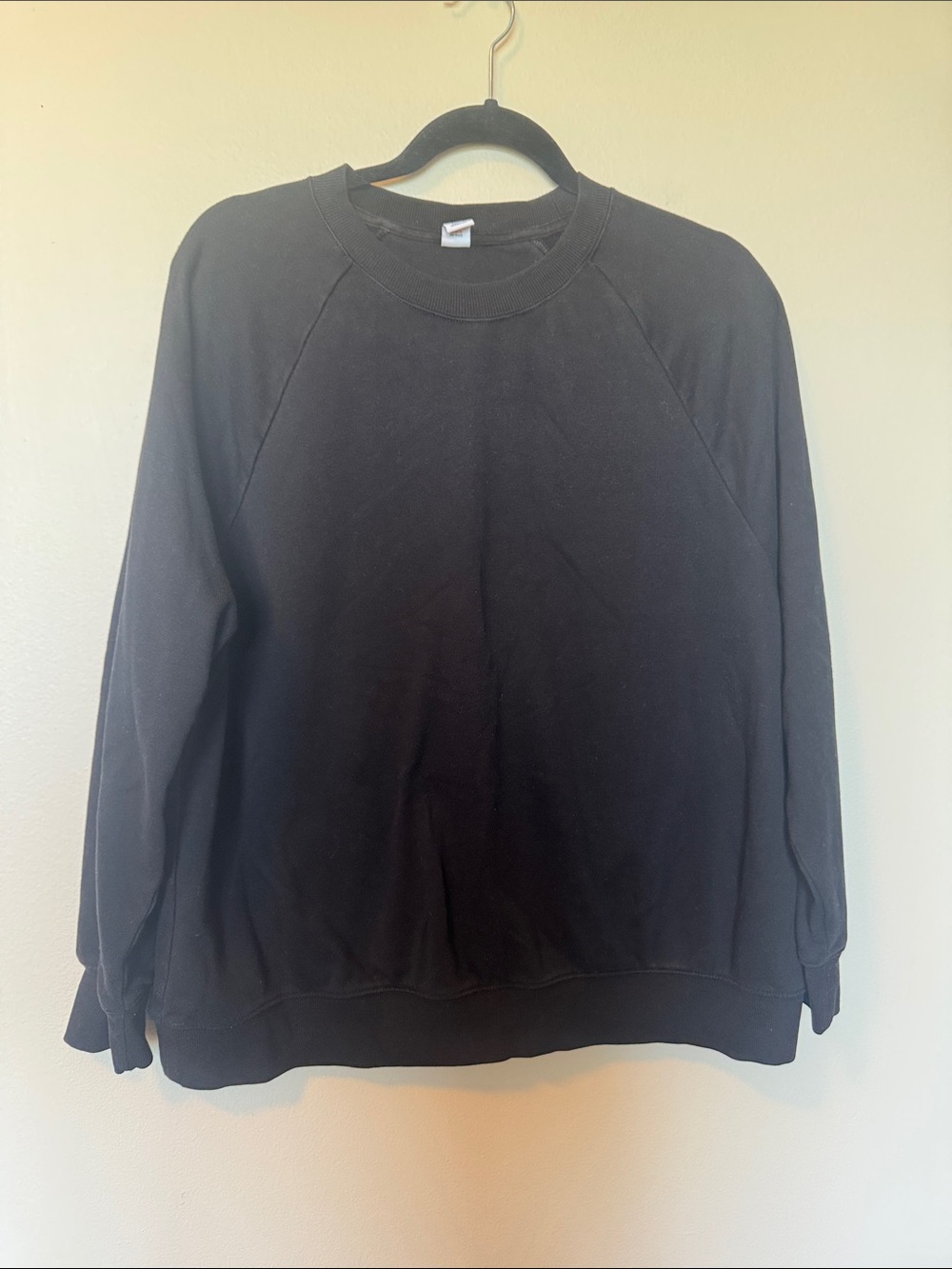 Old Navy Black Crewneck Sweatshirt